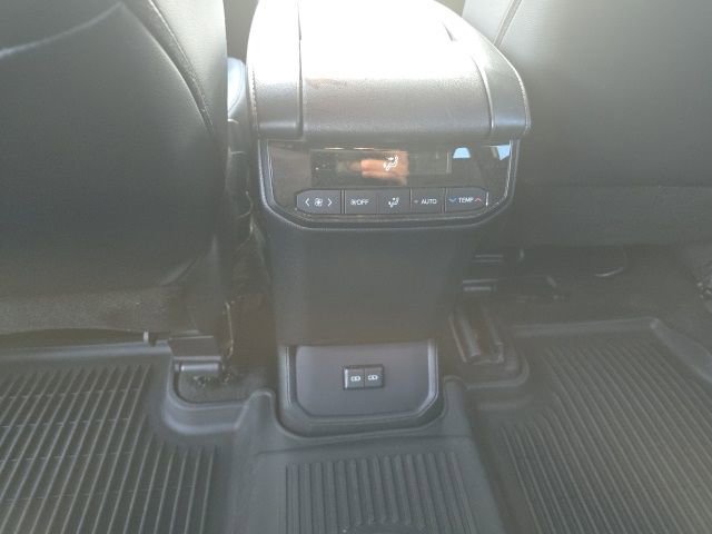 Used 2024 Toyota Highlander XSE image 12
