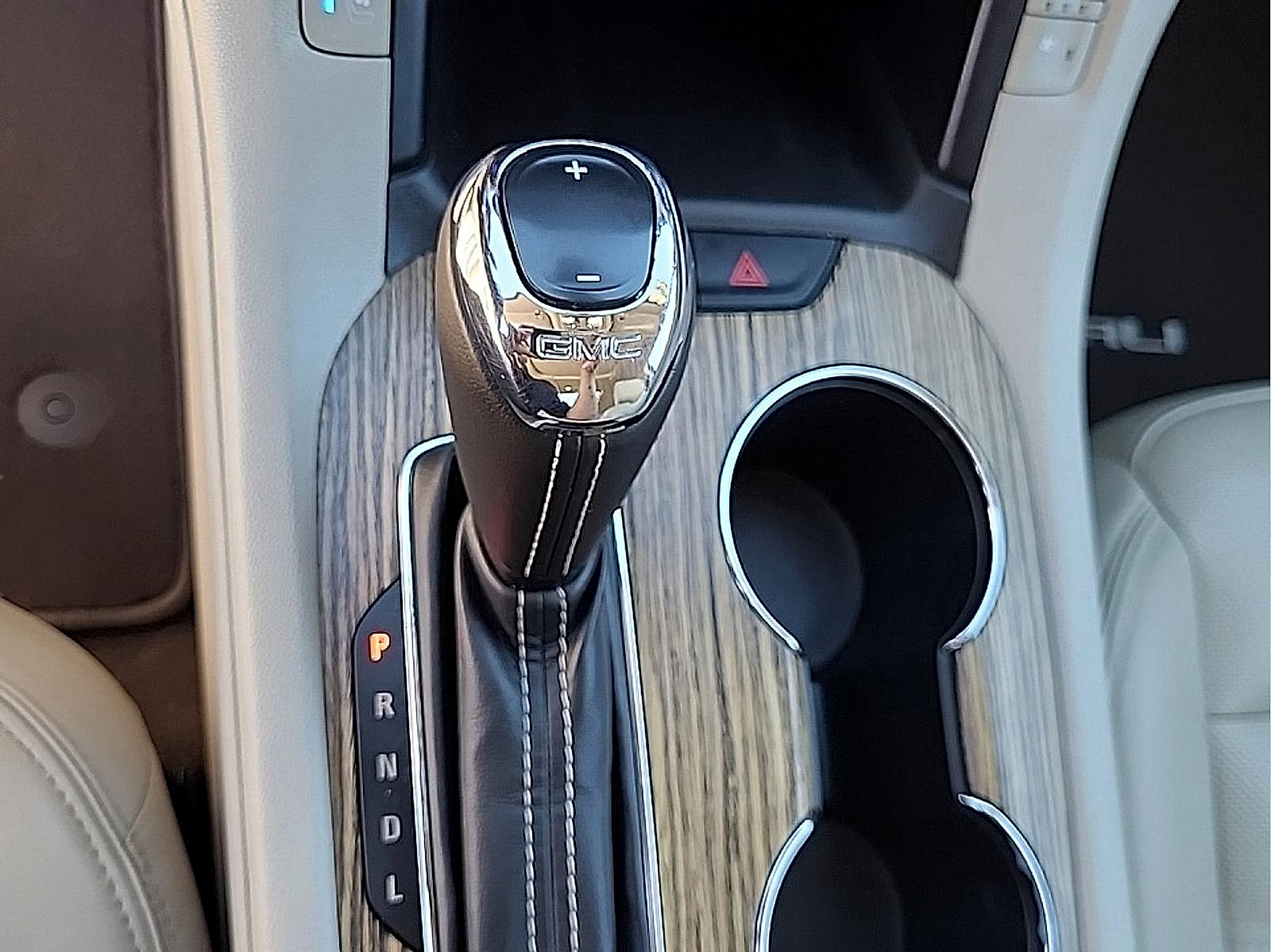 Used 2019 GMC Acadia Denali w/ Technology Package AWD/4WD image 28