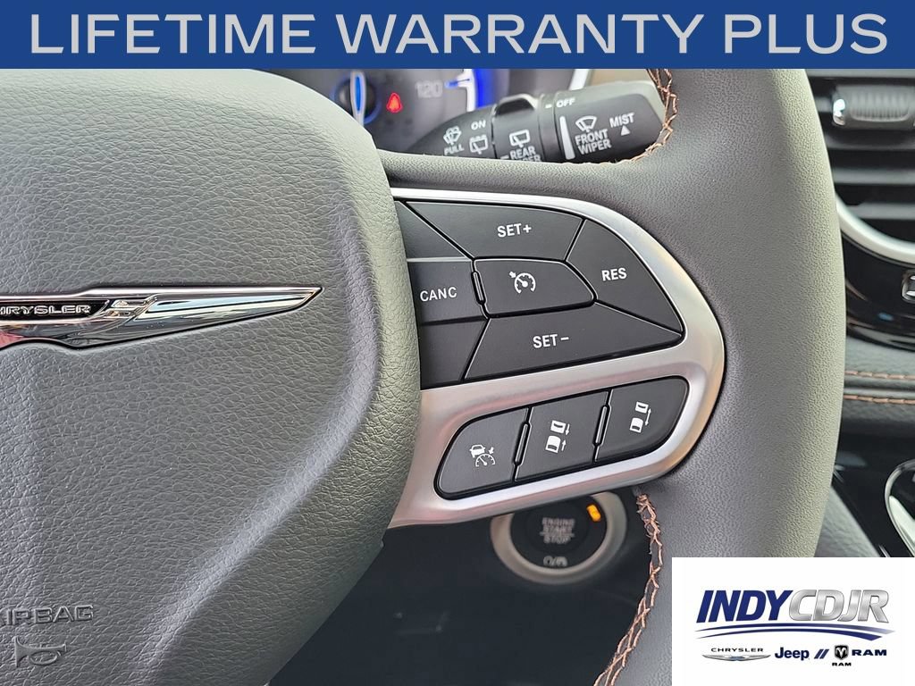 New 2026 Chrysler Pacifica Pinnacle w/ Trailer Tow Group AWD/4WD image 28