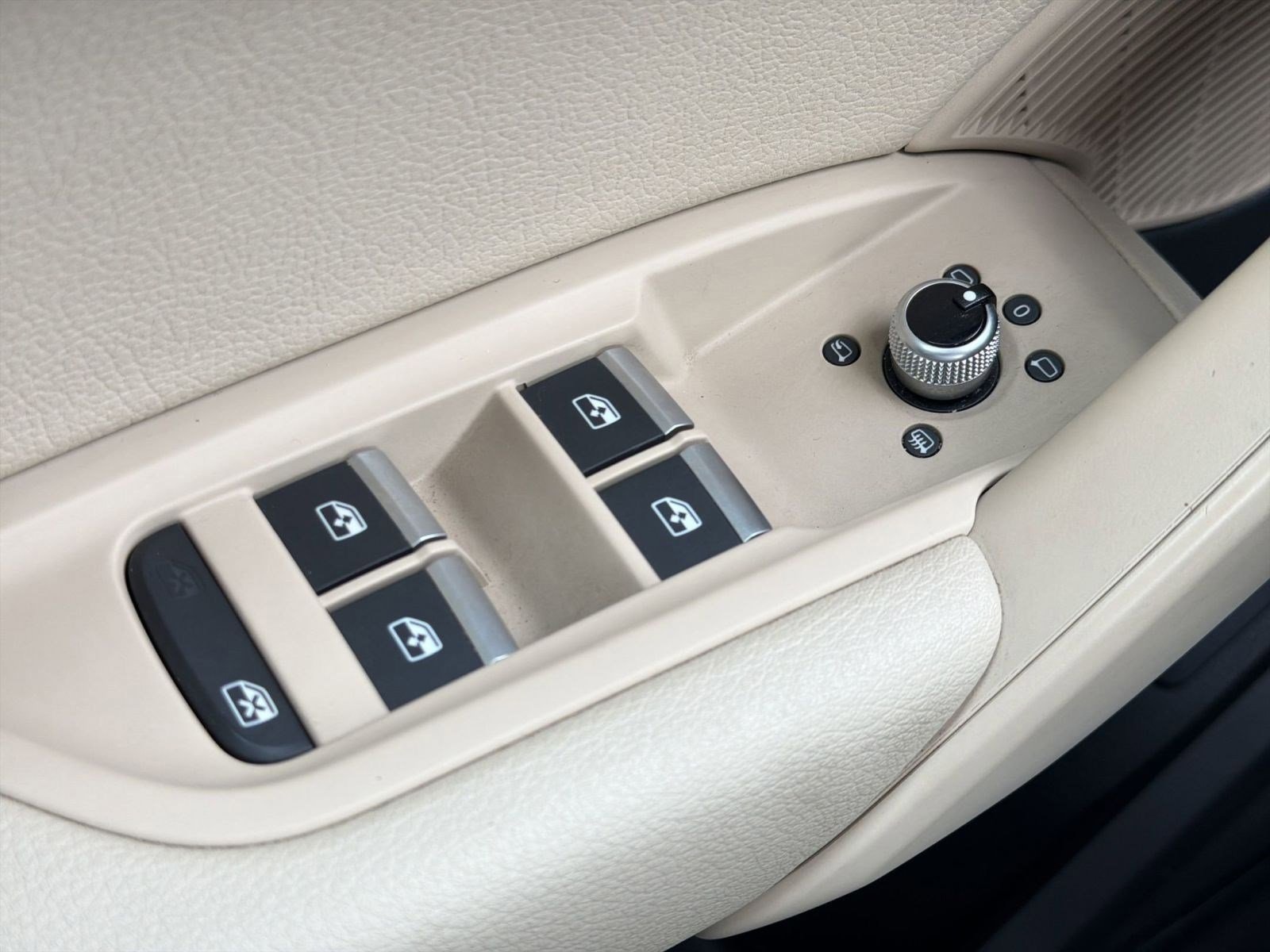 Used 2018 Audi Q5 2.0T Premium Plus w/ Premium Plus Package image 13