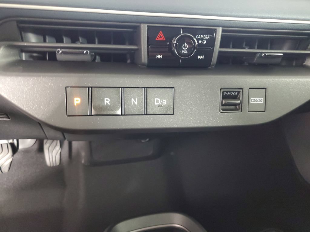New 2026 Nissan Leaf w/ Floor Mat Package (S+) FWD image 17