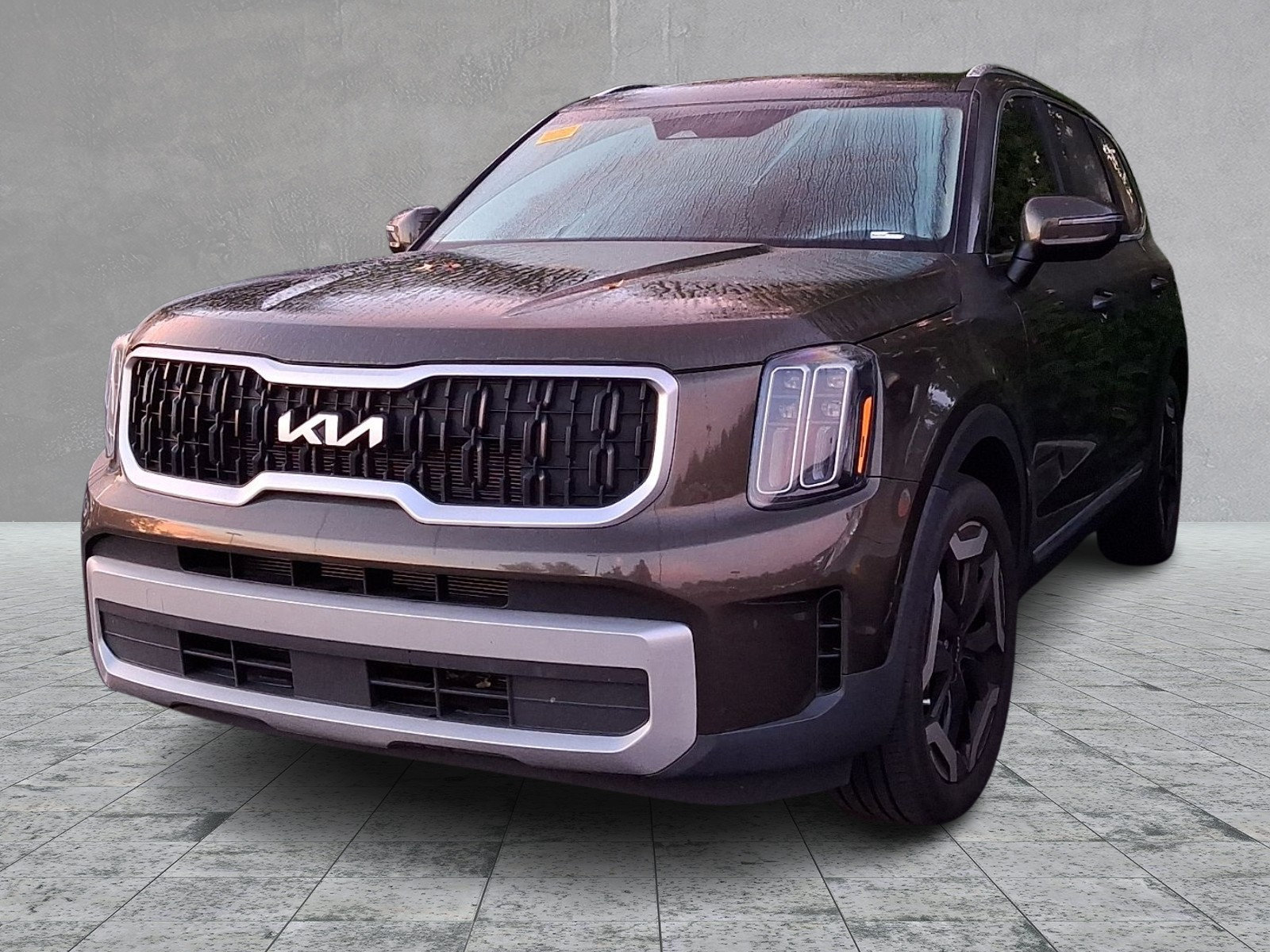 Used 2024 Kia Telluride EX w/ EX Captain's Chair Package