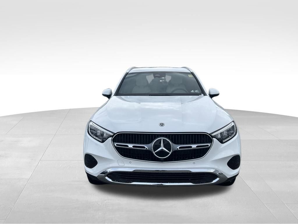 Used 2025 Mercedes-Benz GLC 300 4MATIC image 8