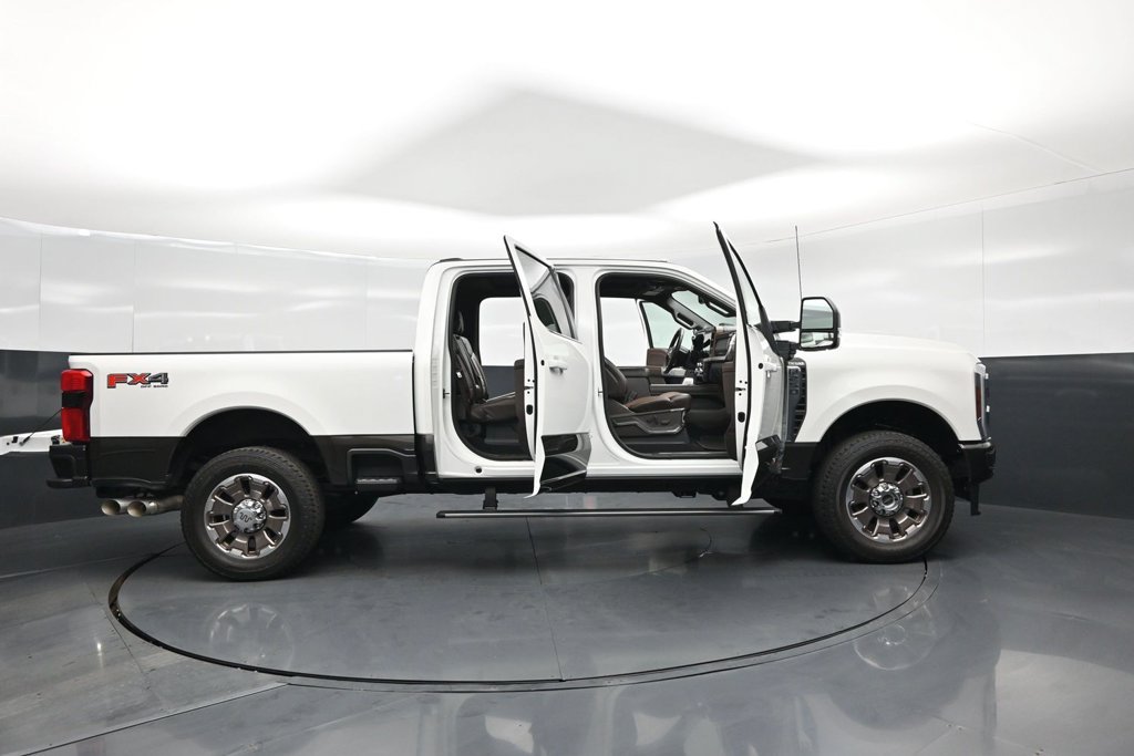Used 2025 Ford F250 King Ranch AWD/4WD image 4
