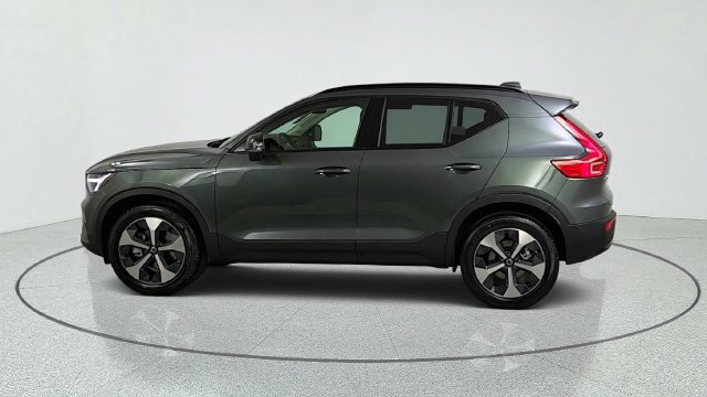 New 2026 Volvo XC40 B5 Plus w/ Protection Package Premier AWD/4WD image 4