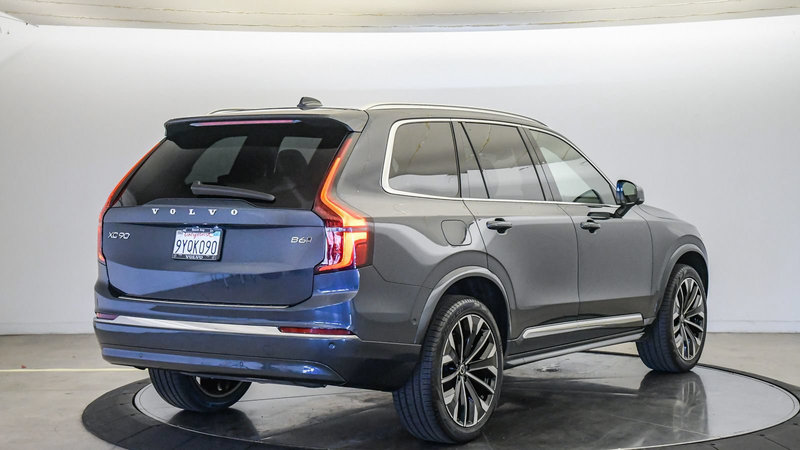 Certified 2026 Volvo XC90 B6 Plus w/ Protection Package AWD/4WD image 5