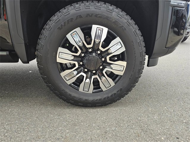 New 2025 GMC Sierra 3500 Denali w/ Denali Reserve Package image 9