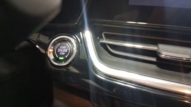 Used 2025 Chevrolet Trax RS w/ Driver Confidence Package FWD image 28