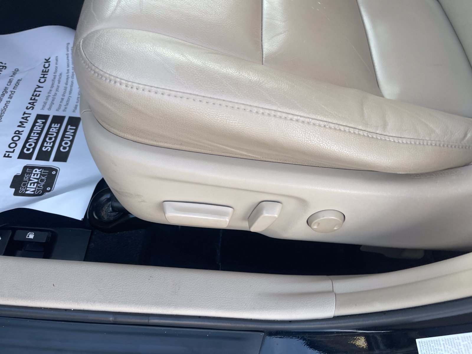 Used 2014 Toyota Camry LE FWD image 23