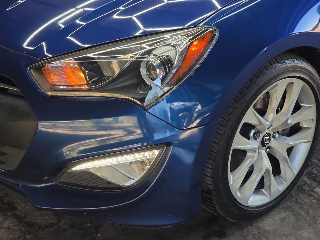 Used 2015 Hyundai Genesis 3.8 image 24