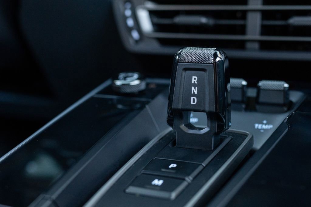 Used 2024 Porsche 911 Carrera 4S w/ Sport Package image 40