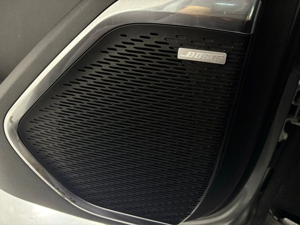 Used 2025 GMC Acadia Elevation image 16