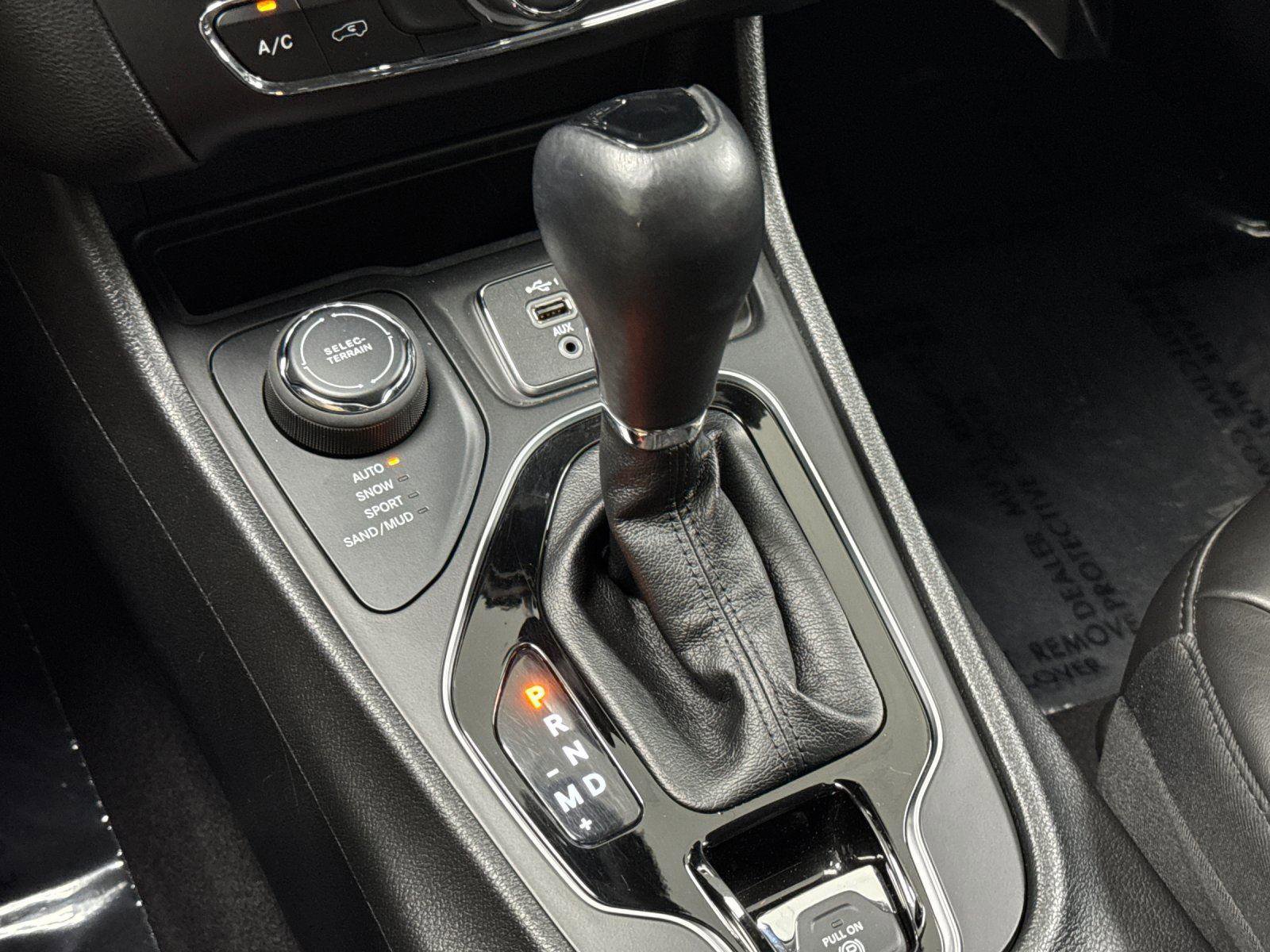 Used 2021 Jeep Cherokee Latitude Plus AWD/4WD image 20