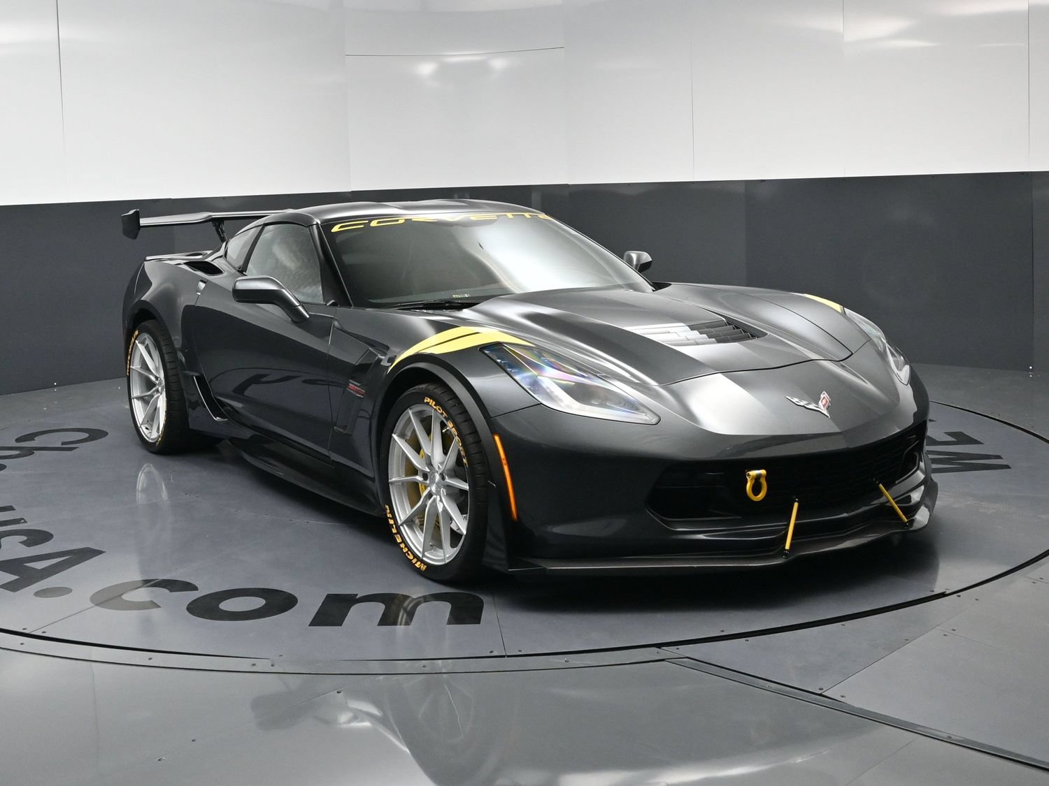 Used 2018 Chevrolet Corvette Grand Sport RWD image 2