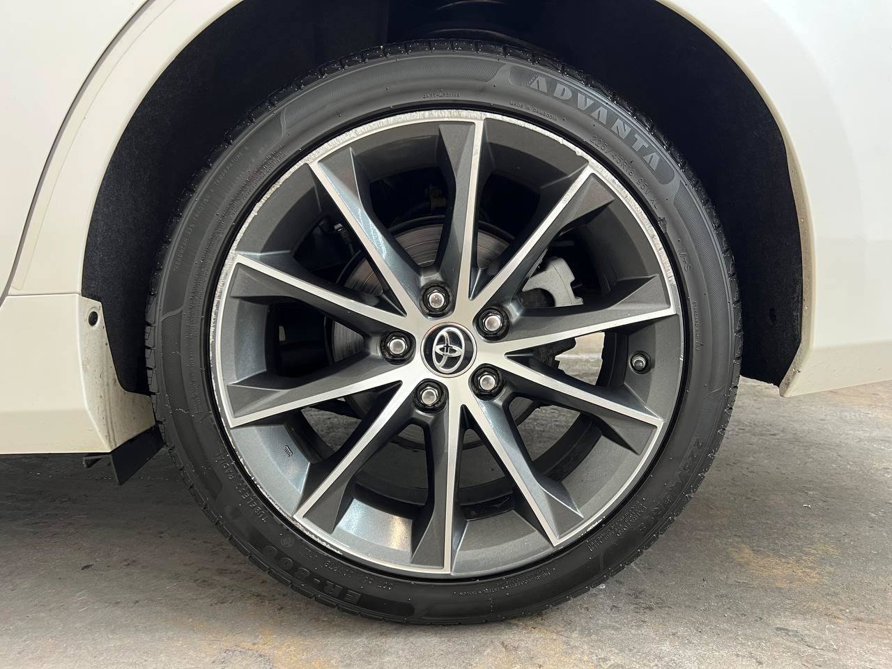 Used 2015 Toyota Camry XSE w/ Moonroof Package FWD image 28