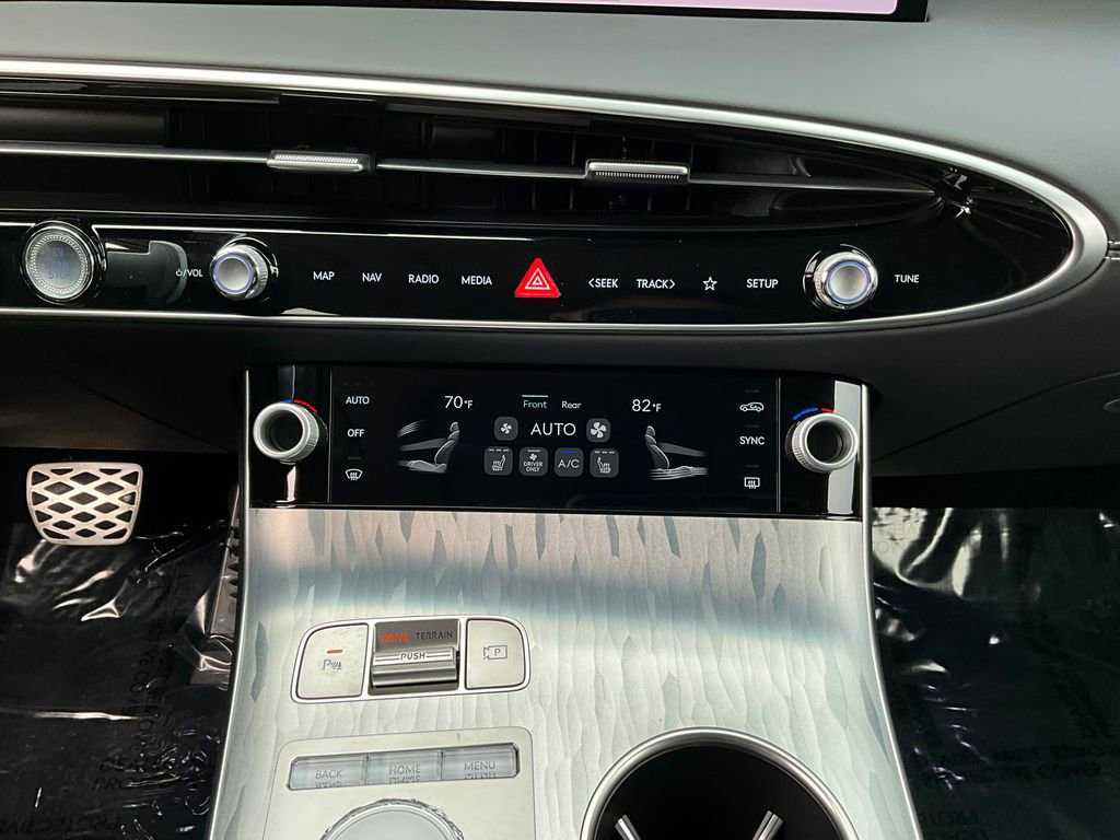 Used 2026 Genesis Electrified GV70 image 38