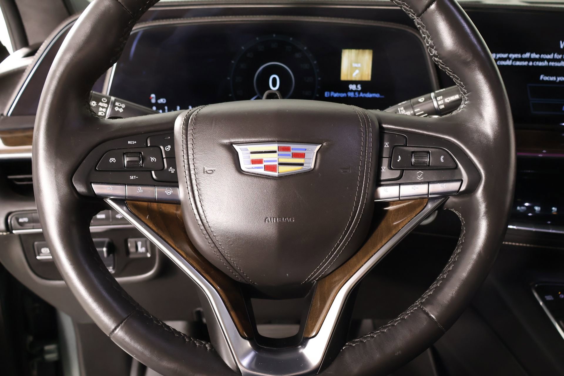 Used 2024 Cadillac Escalade Sport Platinum w/ LPO, ONYX Package AWD/4WD image 3