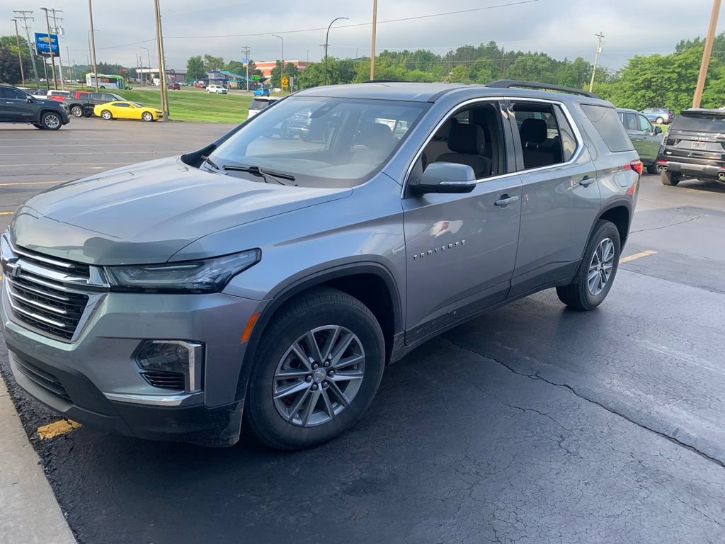 Used 2023 Chevrolet Traverse LT AWD/4WD image 2