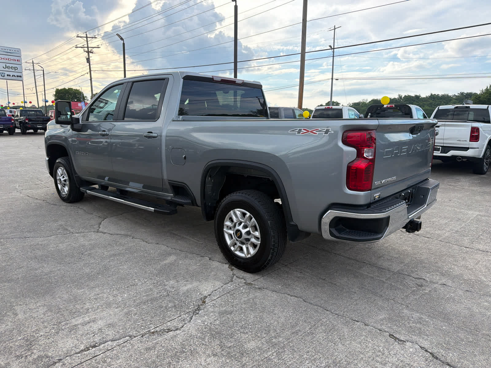 Used 2025 Chevrolet Silverado 2500 LT w/ Convenience Package AWD/4WD image 5