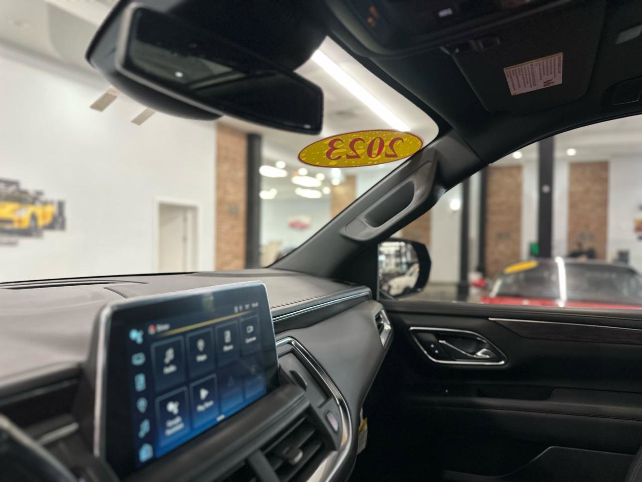 Used 2023 Chevrolet Suburban Z71 w/ Luxury Package AWD/4WD image 27