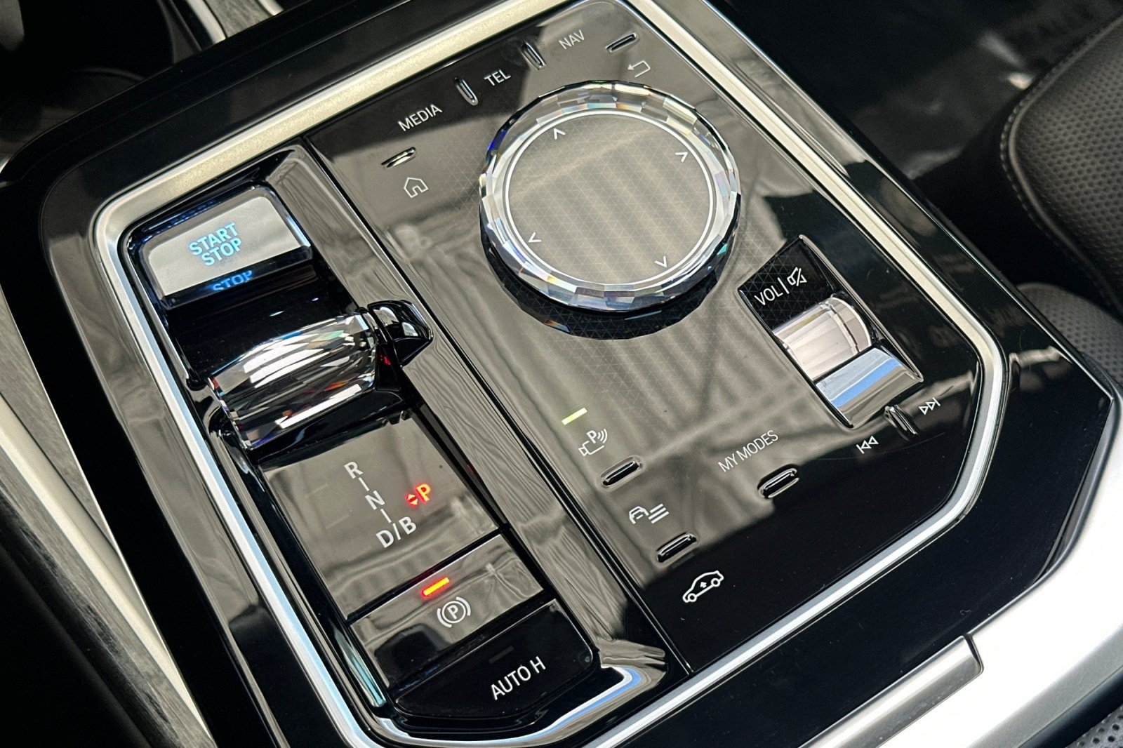 Certified 2024 BMW i7 eDrive50 RWD image 28