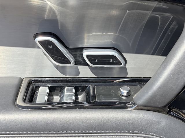 Used 2025 Land Rover Range Rover Sport SE image 7