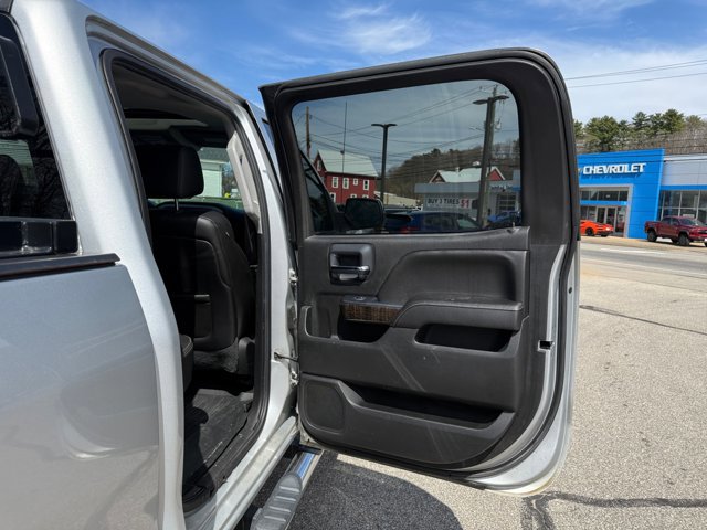 Used 2015 GMC Sierra 2500 Denali w/ Suspension Package, Off-Road AWD/4WD image 26
