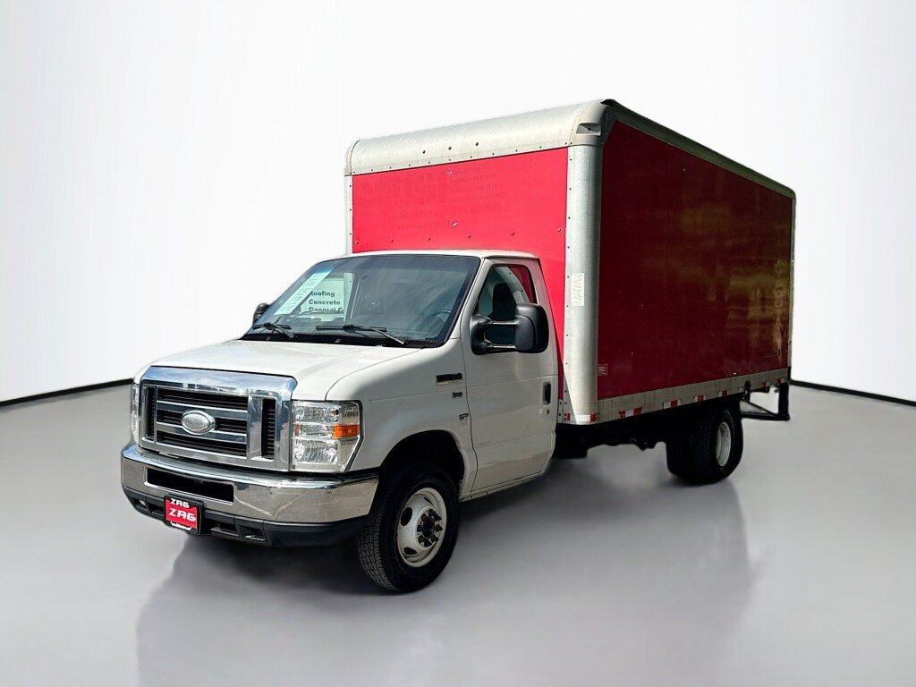 Used 2015 Ford E-350 and Econoline 350 Super Duty RWD image 3