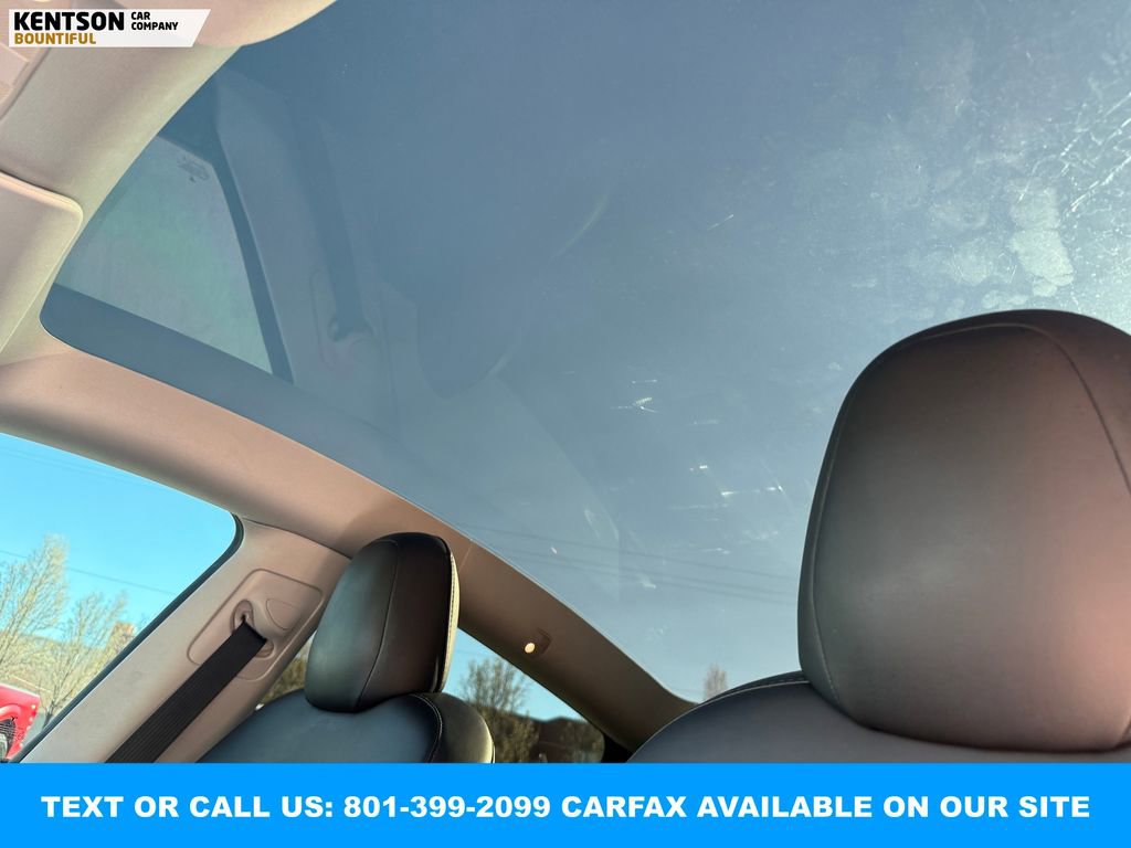 Used 2022 Tesla Model Y Long Range image 31