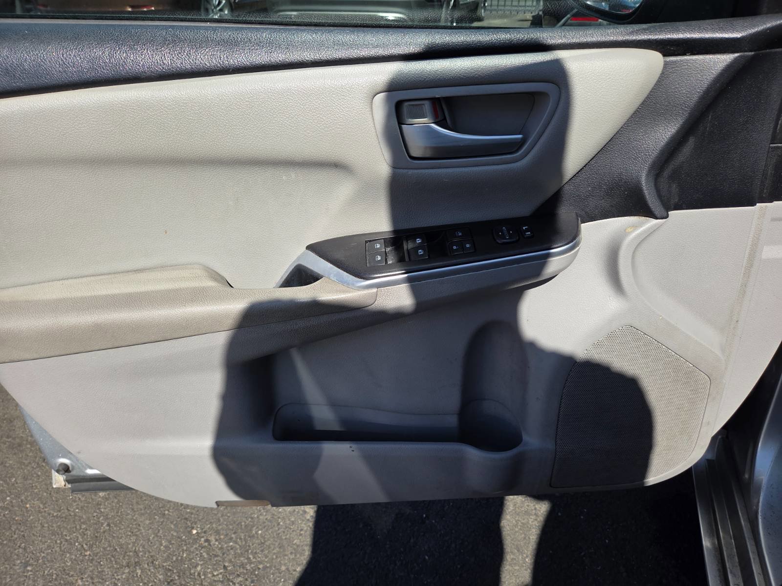 Used 2015 Toyota Camry XSE image 8