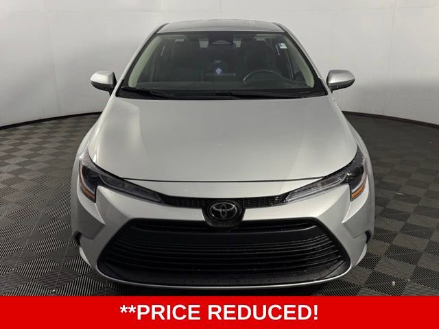 Used 2026 Toyota Corolla LE FWD image 2