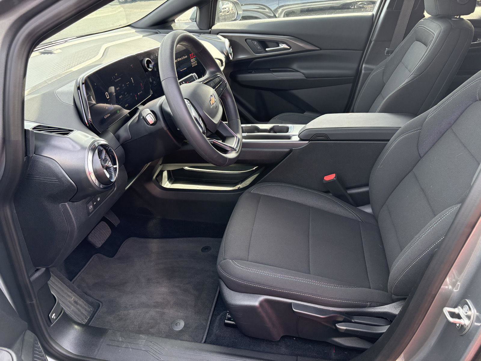 Used 2026 Chevrolet Equinox EV LT image 4