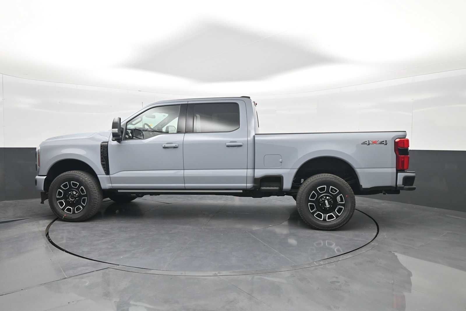 New 2026 Ford F350 Platinum AWD/4WD image 5