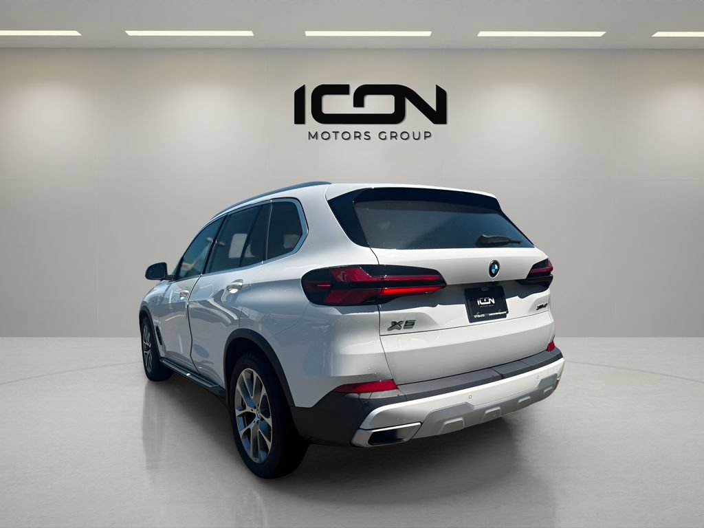 Used 2026 BMW X5 xDrive40i AWD/4WD image 3