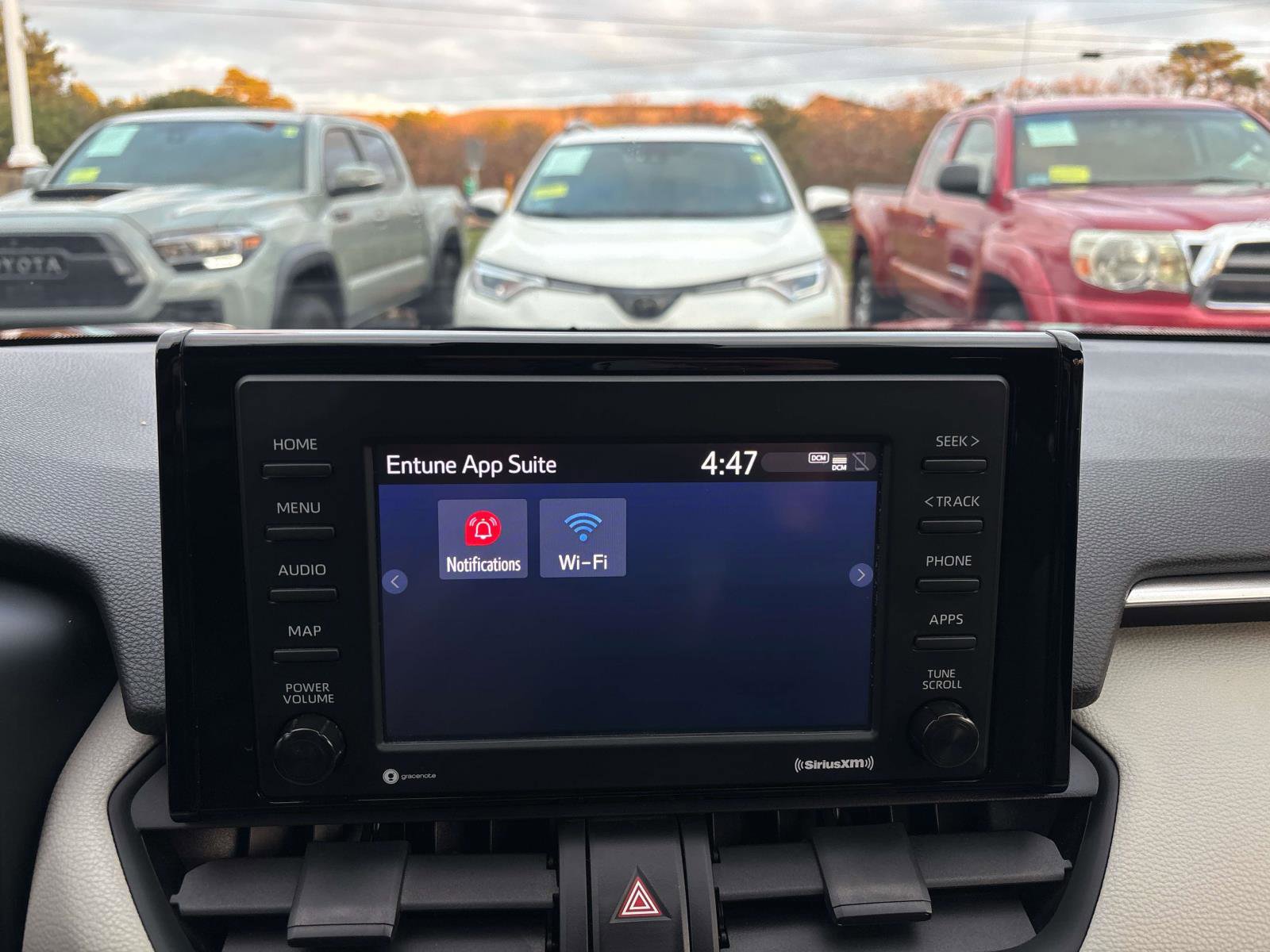 Used 2021 Toyota RAV4 XLE w/ Convenience Package image 29
