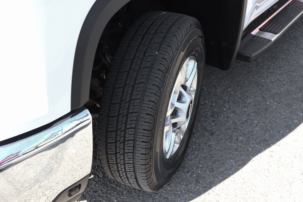 Used 2024 Chevrolet Silverado 2500 LT AWD/4WD image 47