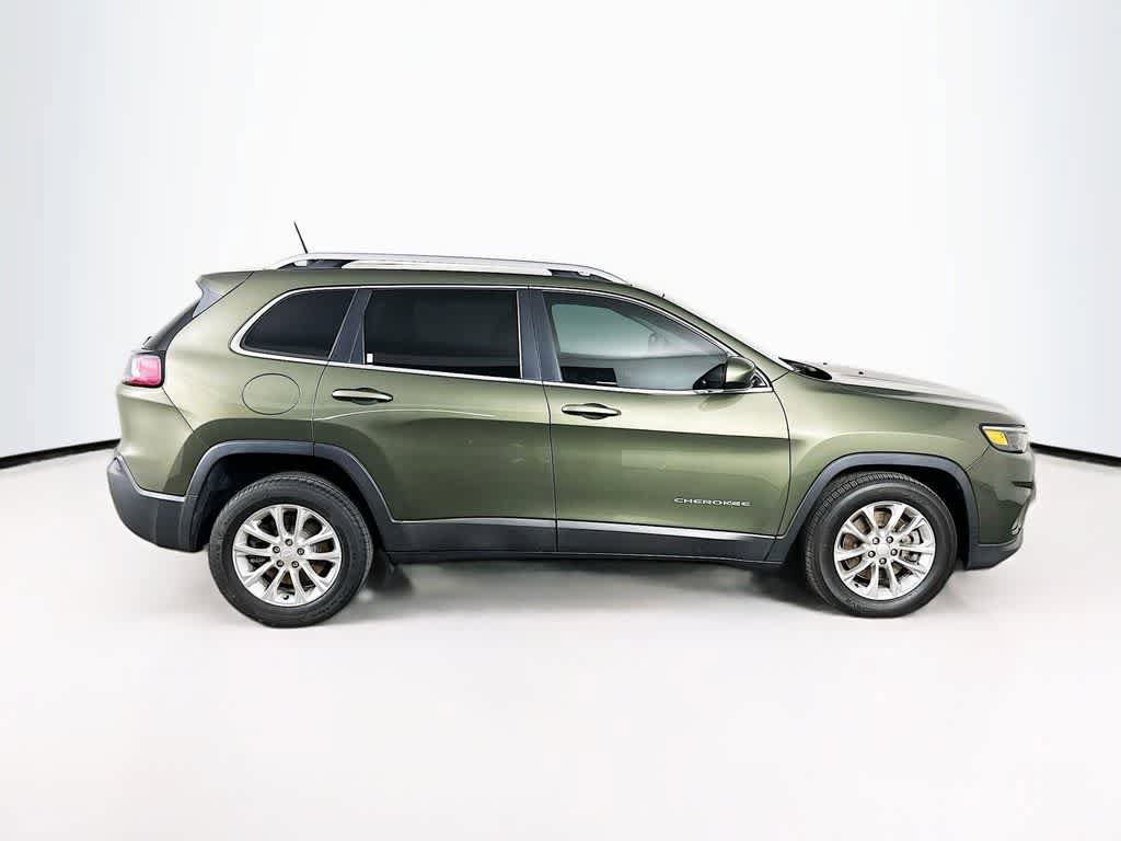 Used 2019 Jeep Cherokee Latitude w/ Popular Appearance Group FWD image 25