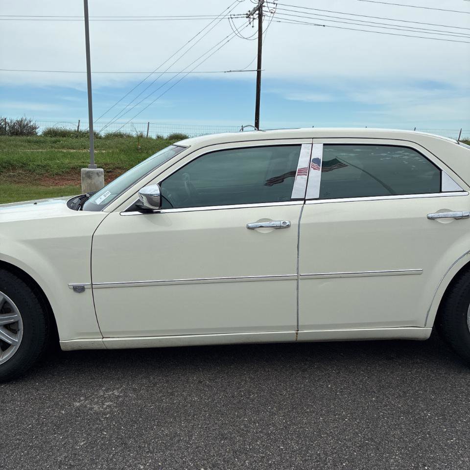 Used 2005 Chrysler 300 C RWD image 4