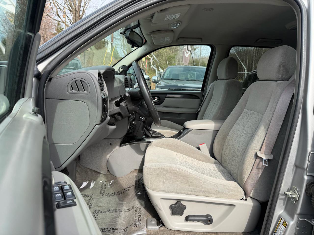 Used 2005 GMC Envoy SLE image 10