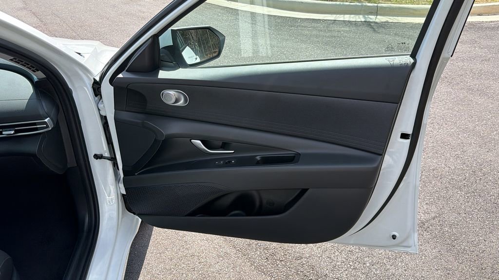 New 2026 Hyundai Elantra SE image 15