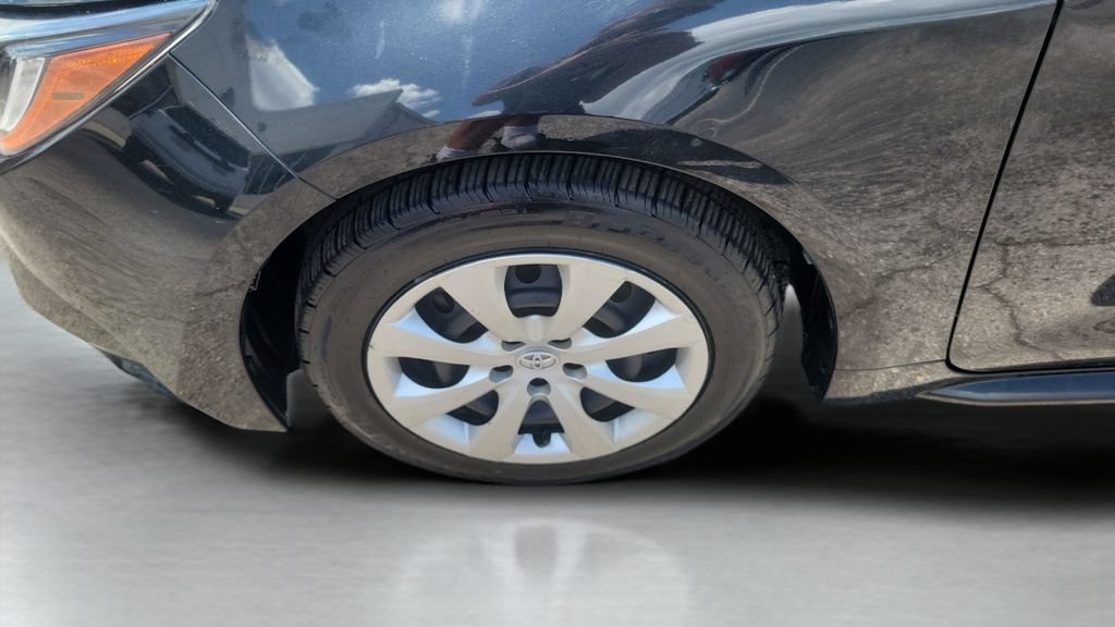 Used 2022 Toyota Corolla LE FWD image 21