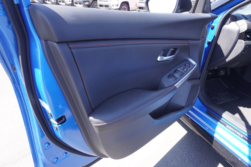 Certified 2025 Nissan Sentra SR w/ Midnight Edition image 14