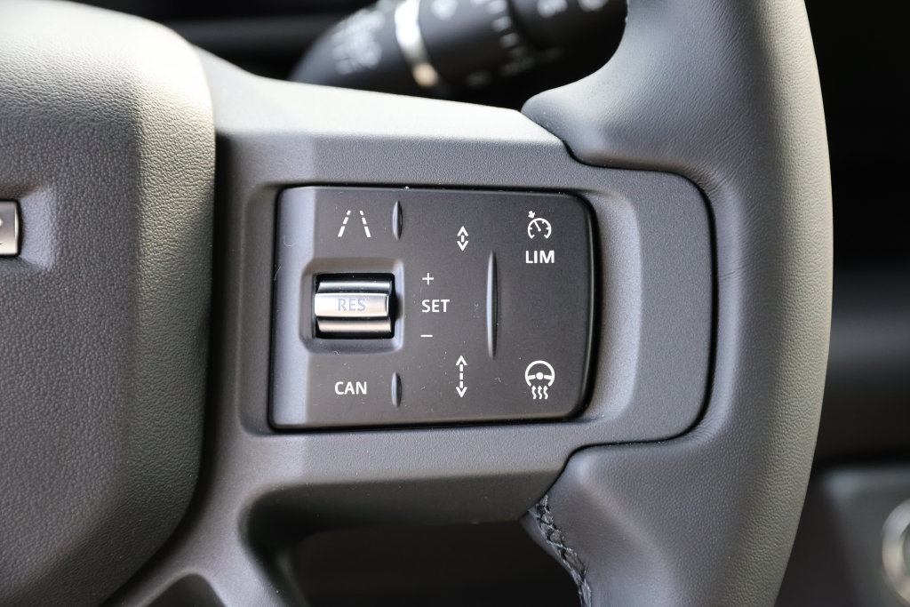 New 2026 Land Rover Defender 110 X-Dynamic SE AWD/4WD image 16