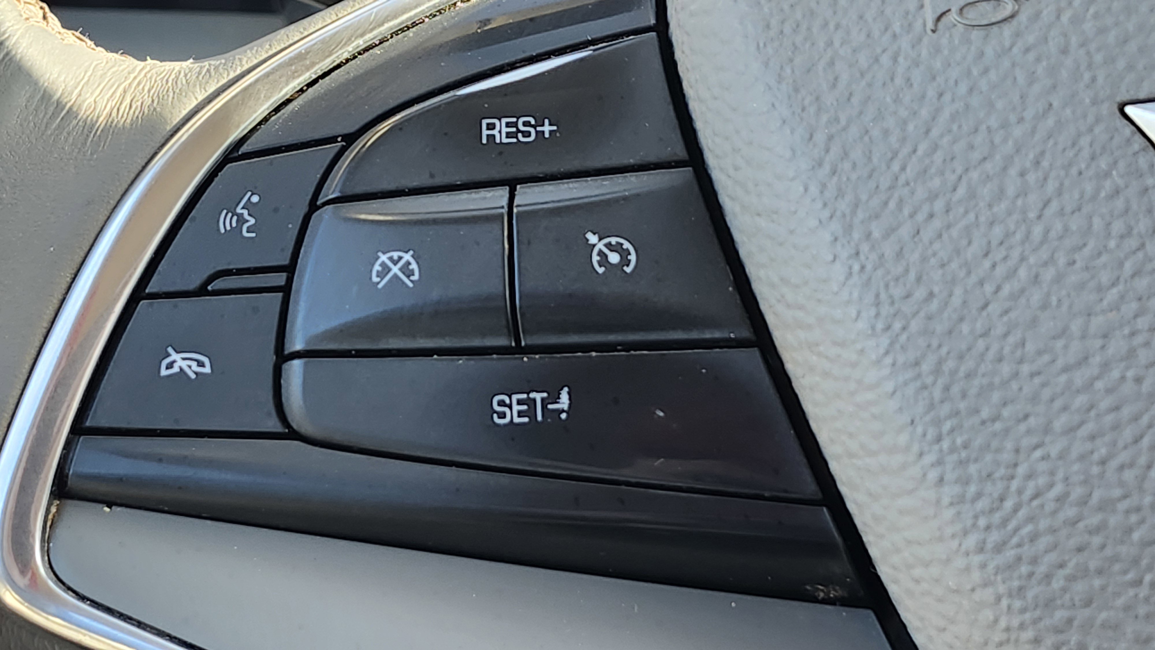 Used 2017 Cadillac XT5 Premium Luxury w/ LPO, Wheel Lock Package image 35