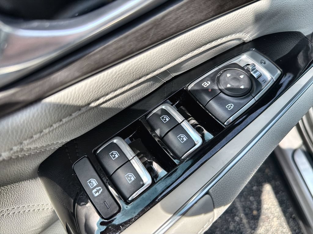 Used 2024 Kia Sorento SX AWD/4WD image 15