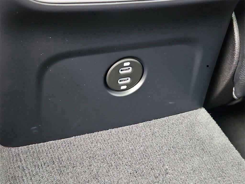 Certified 2025 Porsche Macan image 25