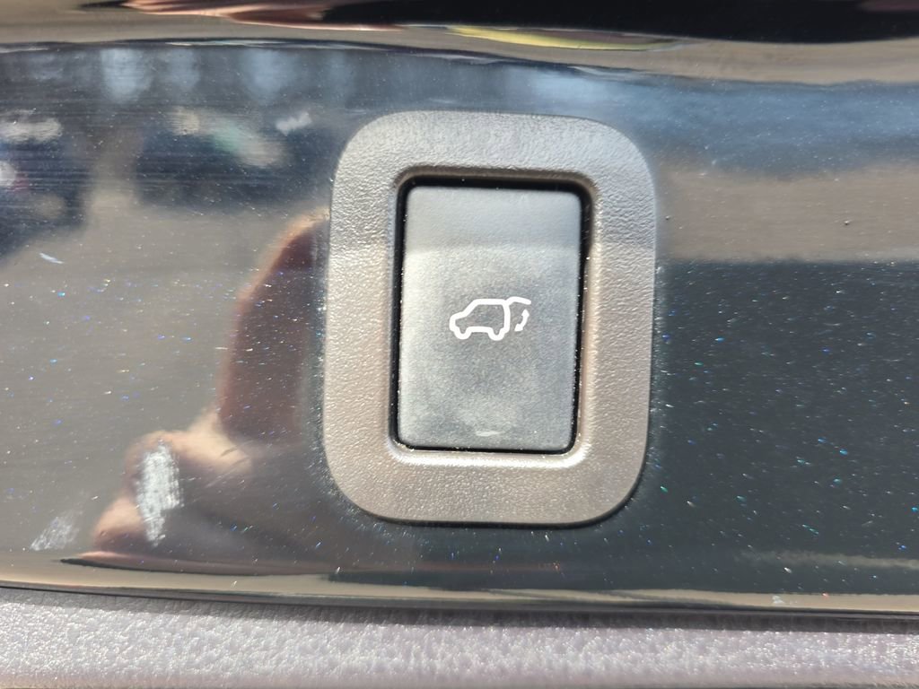 Used 2017 Toyota Highlander Limited Platinum image 14