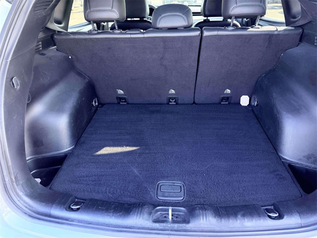 Used 2024 Jeep Compass Latitude image 11