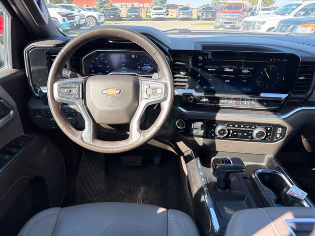 Used 2022 Chevrolet Silverado 1500 LTZ AWD/4WD image 38