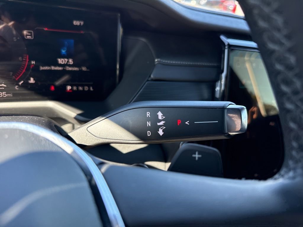 Used 2025 GMC Acadia Elevation FWD image 17